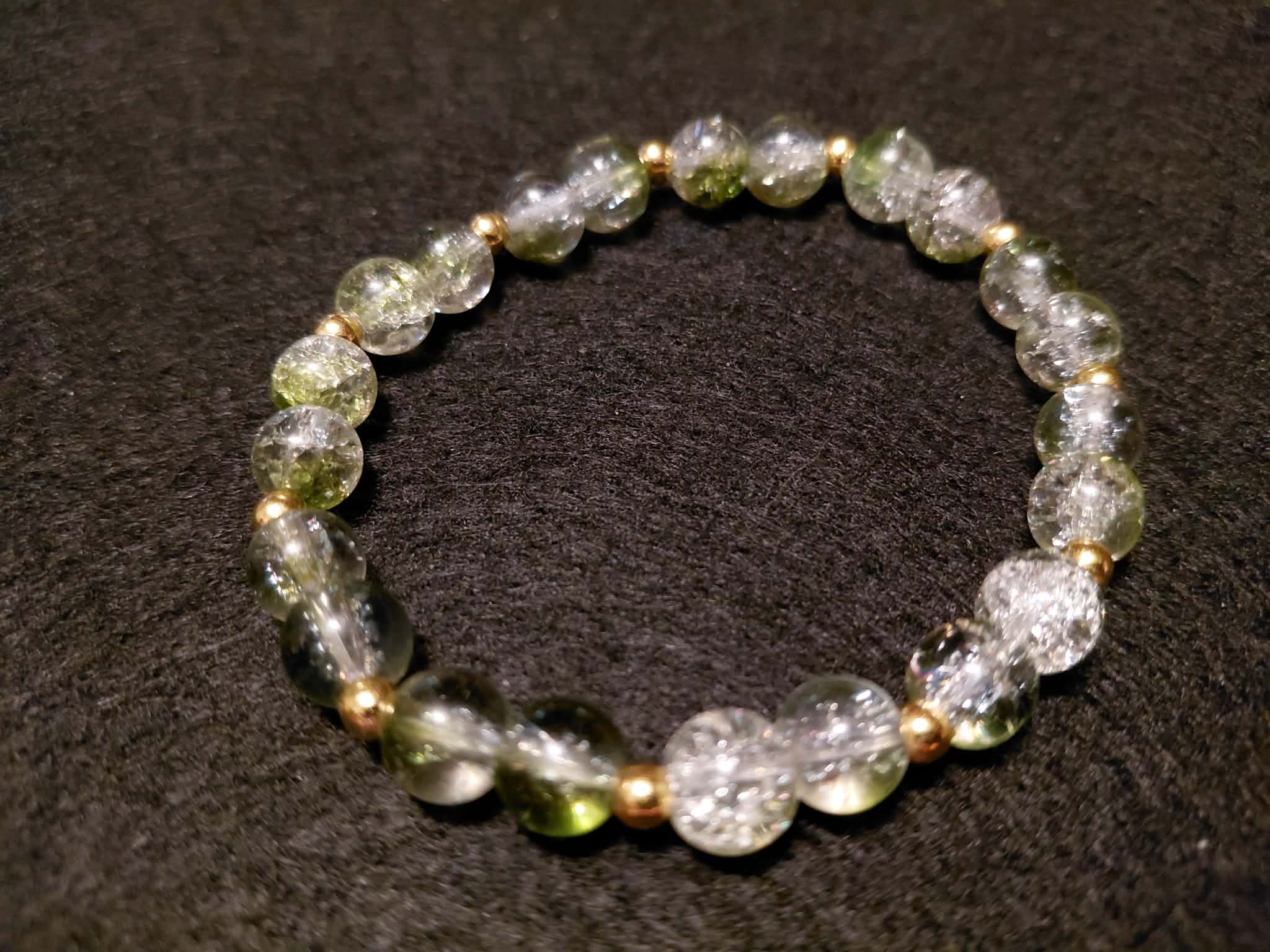 Matcha Bracelet with Glitter and Gold Spacers (7.5)