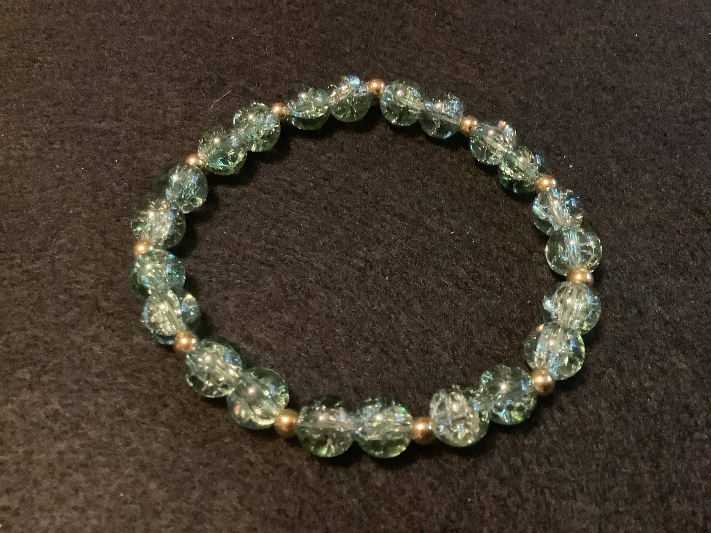 Green Bracelet with Glitter and Gold Spacers (7.5)