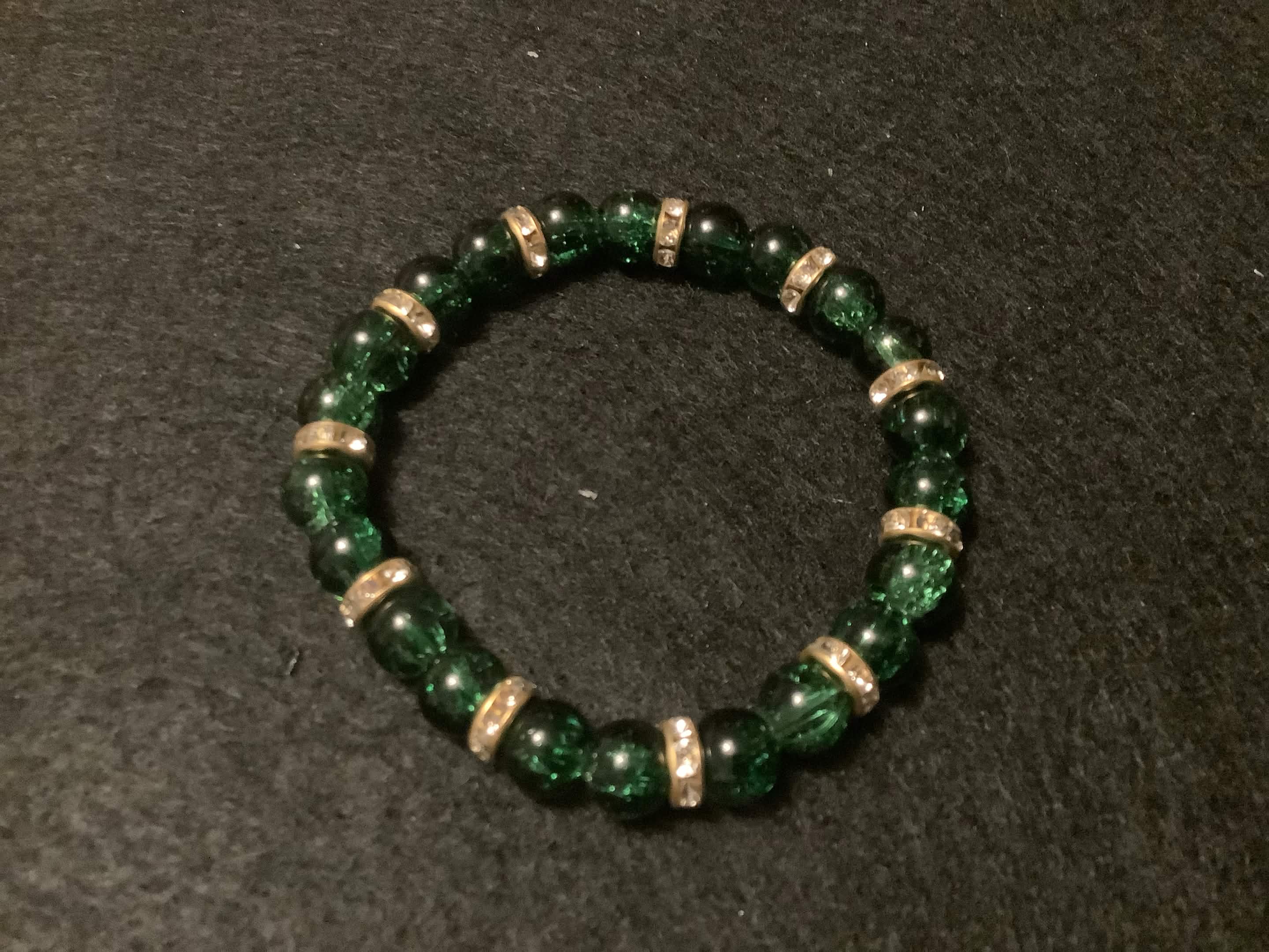 Emerald Bracelet with Glitter and Gold Spacers (7.5)