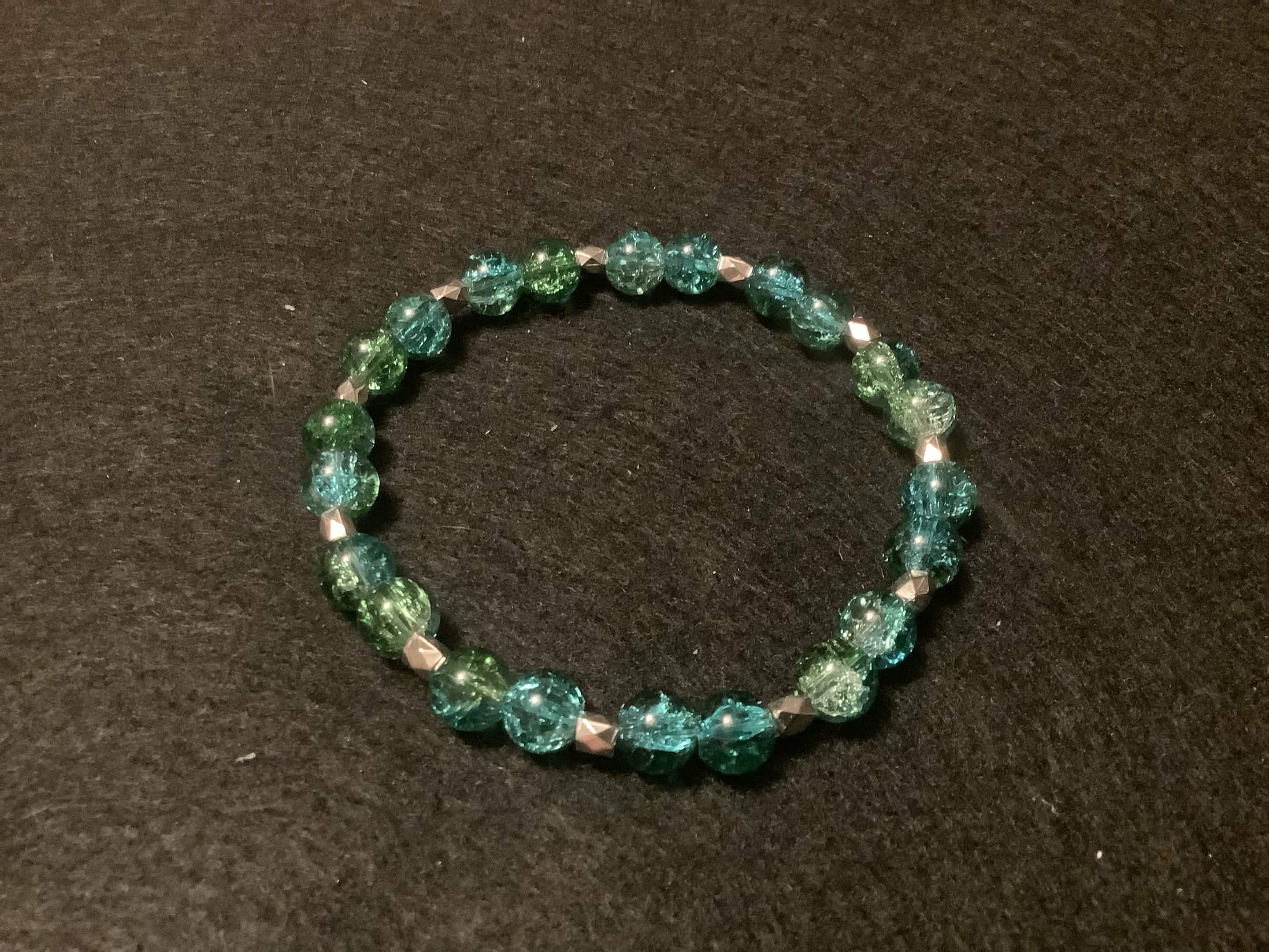 Green Bracelet with Glitter and Silver Spacers (8)